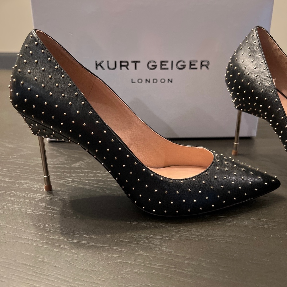 Kurt Geiger Britton 90 stud pumps